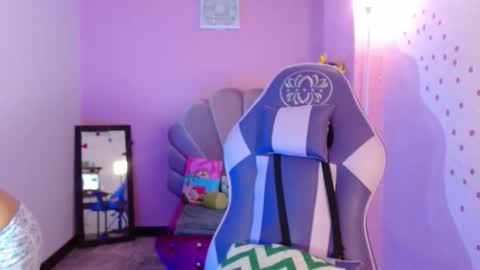 Snapshot of mikka_ela chatting on 10.09.25 Mikka 3 online show from 10.09.25