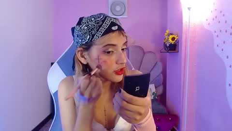 Snapshot of mikka_ela chatting on 10.17.25 Mikka 3 online show from 10.17.25