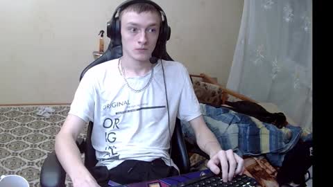 MikkiForus online show from 09.22.25