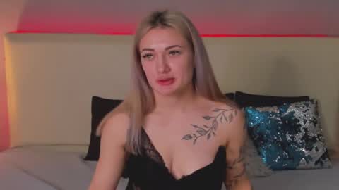 MikkiShows online show from 02.20.25