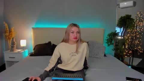 MikkiShows online show from 02.28.25