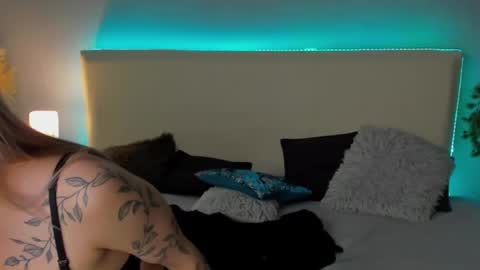 MikkiShows online show from 03.01.25