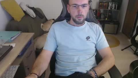 Snapshot of mikmik91 chatting on 01.12.26 mikmik91 online show from 01.12.26