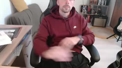 Snapshot of mikmik91 chatting on 02.18.26 mikmik91 online show from 02.18.26