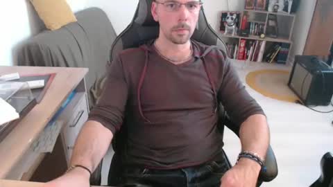 Snapshot of mikmik91 chatting on 02.24.26 mikmik91 online show from 02.24.26