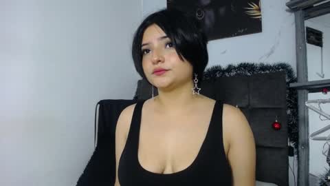 Snapshot of mikoto_urab chatting on 01.05.25 Mikoto Urb online show from 01.05.25