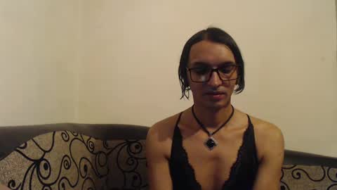 Snapshot of mikyzazo chatting on 12.10.24 Miky Zazo online show from 12.10.24