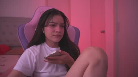 mila_1 online show from 02.10.25