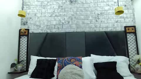 mila_adamss online show from 02.14.25