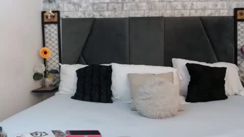 mila_adamss online show from 10.31.25