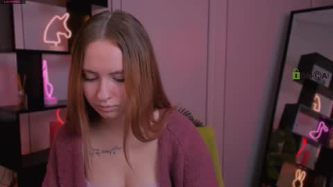 mila_glow online show from 10.03.25