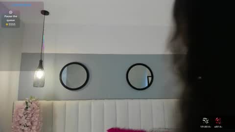 mila_hank online show from 10.11.25