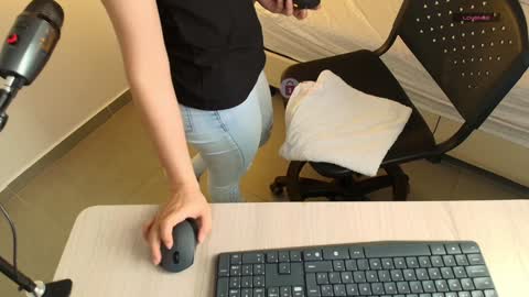 Milena  online show from 12.28.24