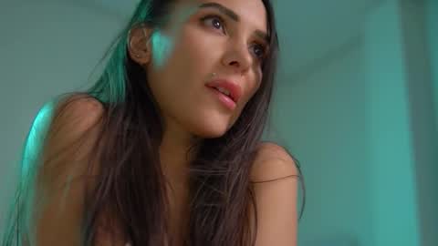 mila may  online show from 10.19.25