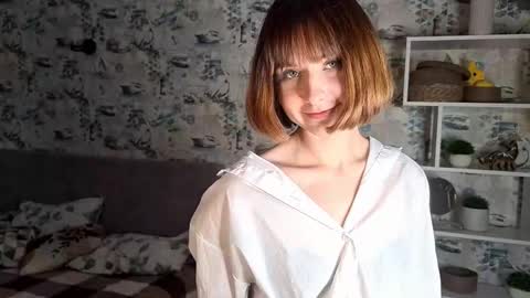 Snapshot of mila_norris chatting on 10.22.25 Jane online show from 10.22.25