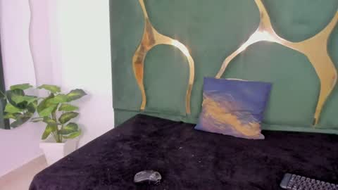 mila_petiteasm online show from 06.15.26