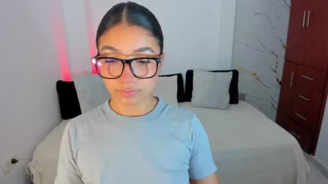 Snapshot of mila_rose1 chatting on 06.16.26 martina online show from 06.16.26