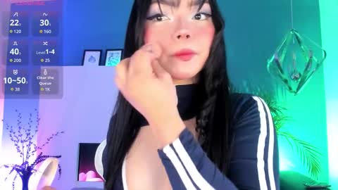 Snapshot of mila_shay chatting on 09.18.25 Mila online show from 09.18.25