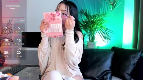 Snapshot of mila_shay chatting on 10.19.25 Mila online show from 10.19.25