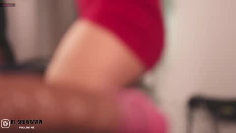 Snapshot of mila_snoow chatting on 09.19.25 M I L A online show from 09.19.25