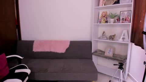 Mila online show from 09.19.25