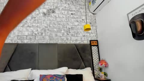 Snapshot of milaaadams chatting on 10.02.25 mila online show from 10.02.25