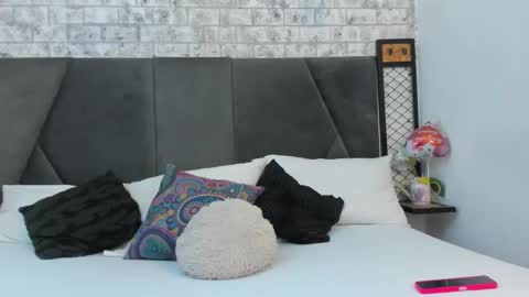 Snapshot of milaaadams chatting on 10.05.25 mila online show from 10.05.25