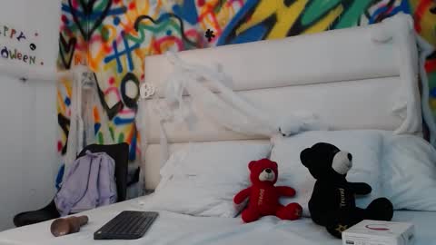 Snapshot of milaaadams chatting on 10.20.25 mila online show from 10.20.25