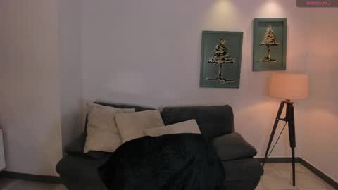 Mila online show from 09.29.25