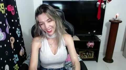 milacoxx8819 online show from 01.22.25