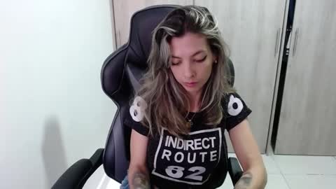 milacoxx8819 online show from 02.15.25