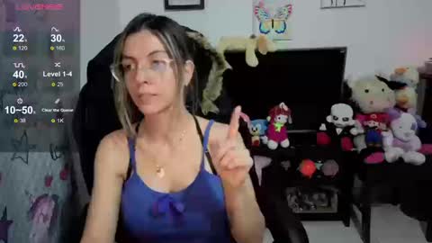 Snapshot of milacoxx8819 chatting on 09.19.25 milacoxx8819 online show from 09.19.25