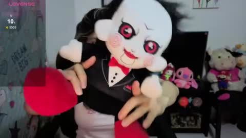 Snapshot of milacoxx8819 chatting on 09.21.25 milacoxx8819 online show from 09.21.25