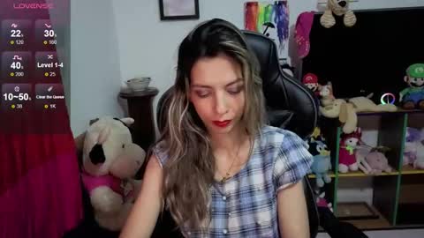 Snapshot of milacoxx8819 chatting on 10.27.25 milacoxx8819 online show from 10.27.25