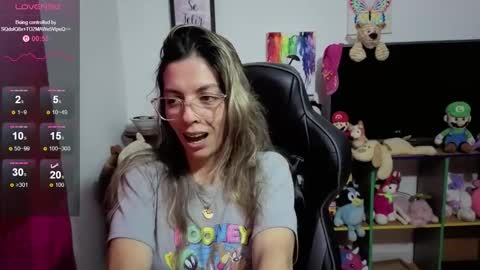 Snapshot of milacoxx8819 chatting on 10.30.25 milacoxx8819 online show from 10.30.25