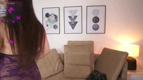 Snapshot of milacrave chatting on 09.23.25 milacrave online show from 09.23.25