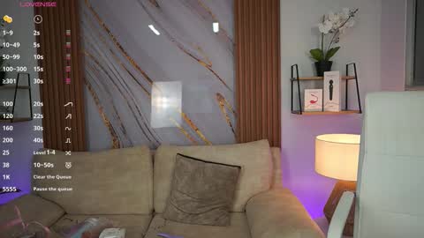 Snapshot of milacrave chatting on 09.29.25 milacrave online show from 09.29.25