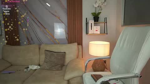 Snapshot of milacrave chatting on 10.03.25 milacrave online show from 10.03.25