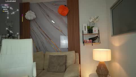 Snapshot of milacrave chatting on 10.29.25 milacrave online show from 10.29.25