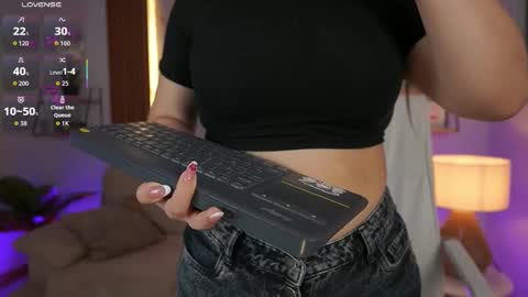 milacrave online show from 11.13.25