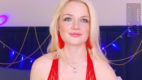 Snapshot of milademies chatting on 12.21.24 Miss Cutie online show from 12.21.24