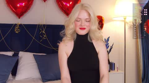 Snapshot of milademies chatting on 12.28.24 Miss Cutie online show from 12.28.24