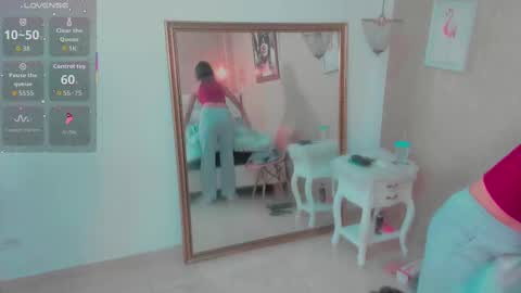 Snapshot of miladiosa chatting on 09.24.25 miladiosa online show from 09.24.25