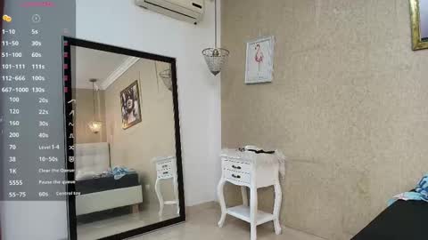 Snapshot of miladiosa chatting on 10.11.25 miladiosa online show from 10.11.25