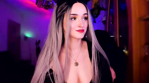 MiladyJolie online show from 01.11.25