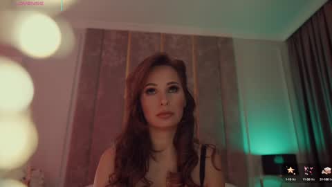 Snapshot of miladystarlight chatting on 10.19.25        online show from 10.19.25