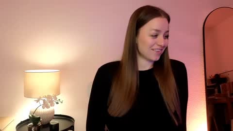 Mila Fleur online show from 01.08.25