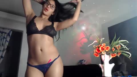 Milagros online show from 12.04.24
