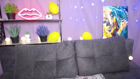 Snapshot of milaloona chatting on 01.22.25 Milaloona online show from 01.22.25