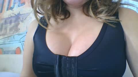 Snapshot of milana5551 chatting on 12.24.24 milana online show from 12.24.24